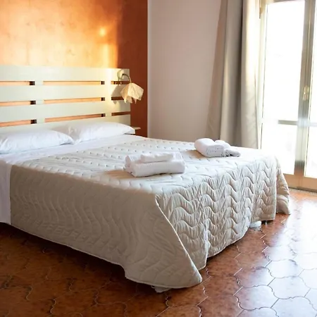 Hotel Ristorante Scirocco 3*