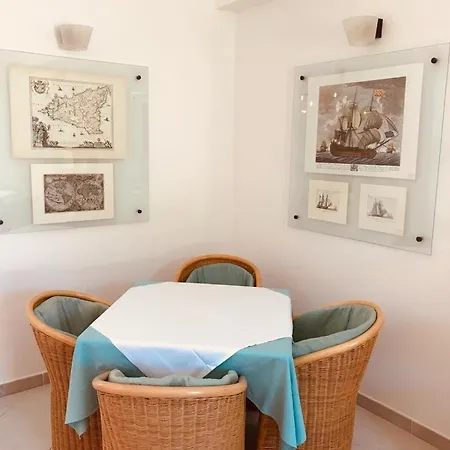 מלון Ristorante Scirocco 3*